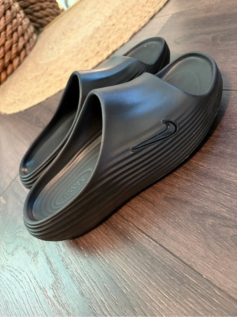 Nike ReactX Rejuven8 Slide Black Men Size 10 / Women’s 11 (UK9/EUR44) HV4479-001
